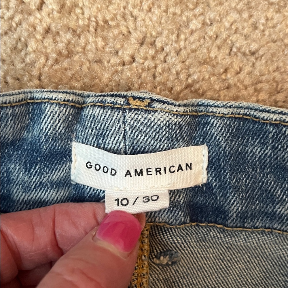 Good American Slant Button Fly Straight Jeans - Picture 6 of 10